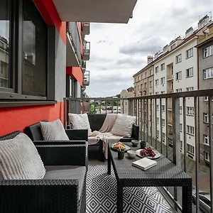Days - Bright - Balcony - Private Parking Praga